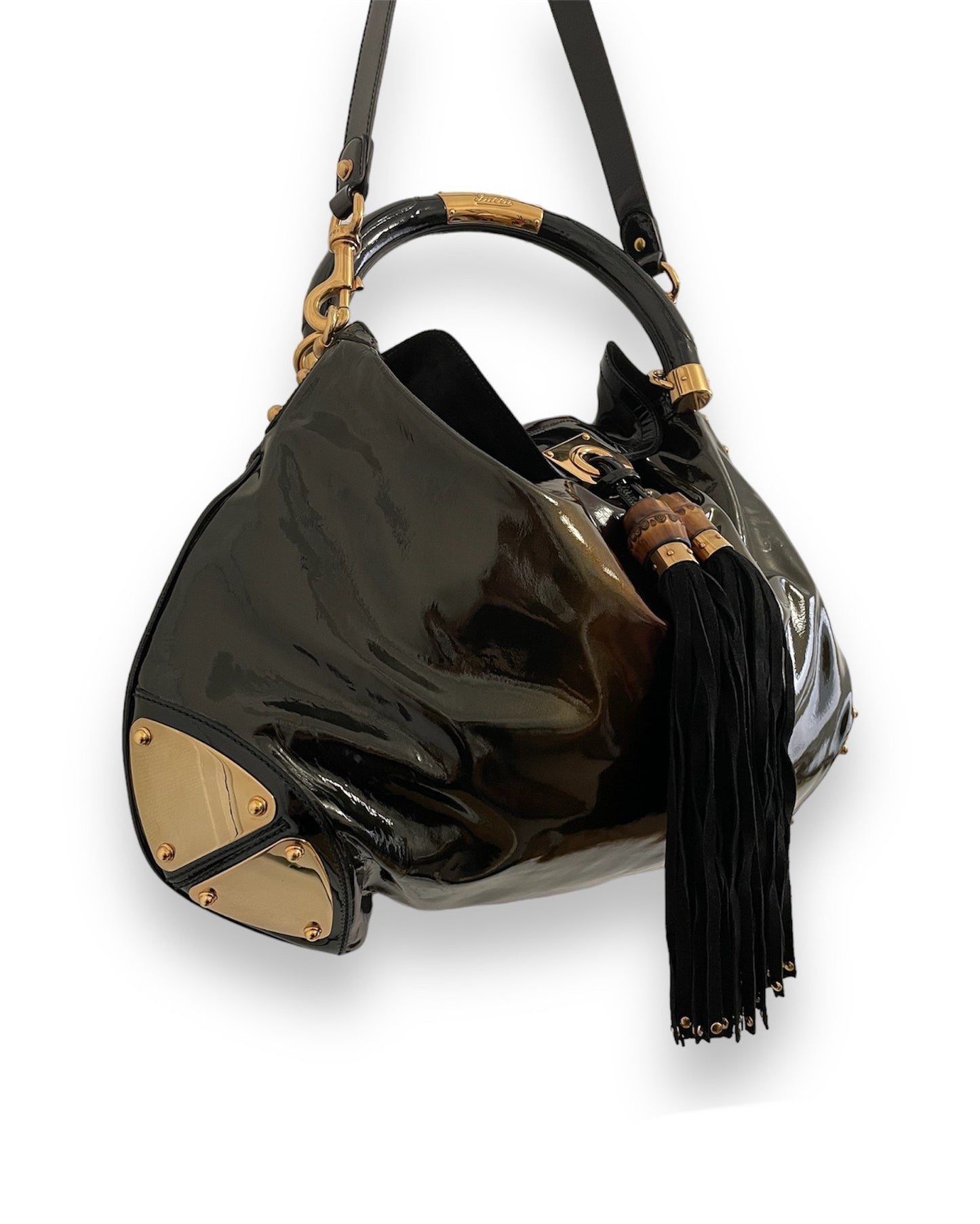 Sac Gucci Indy en cuir vernis noir et sa anse en bambou noir