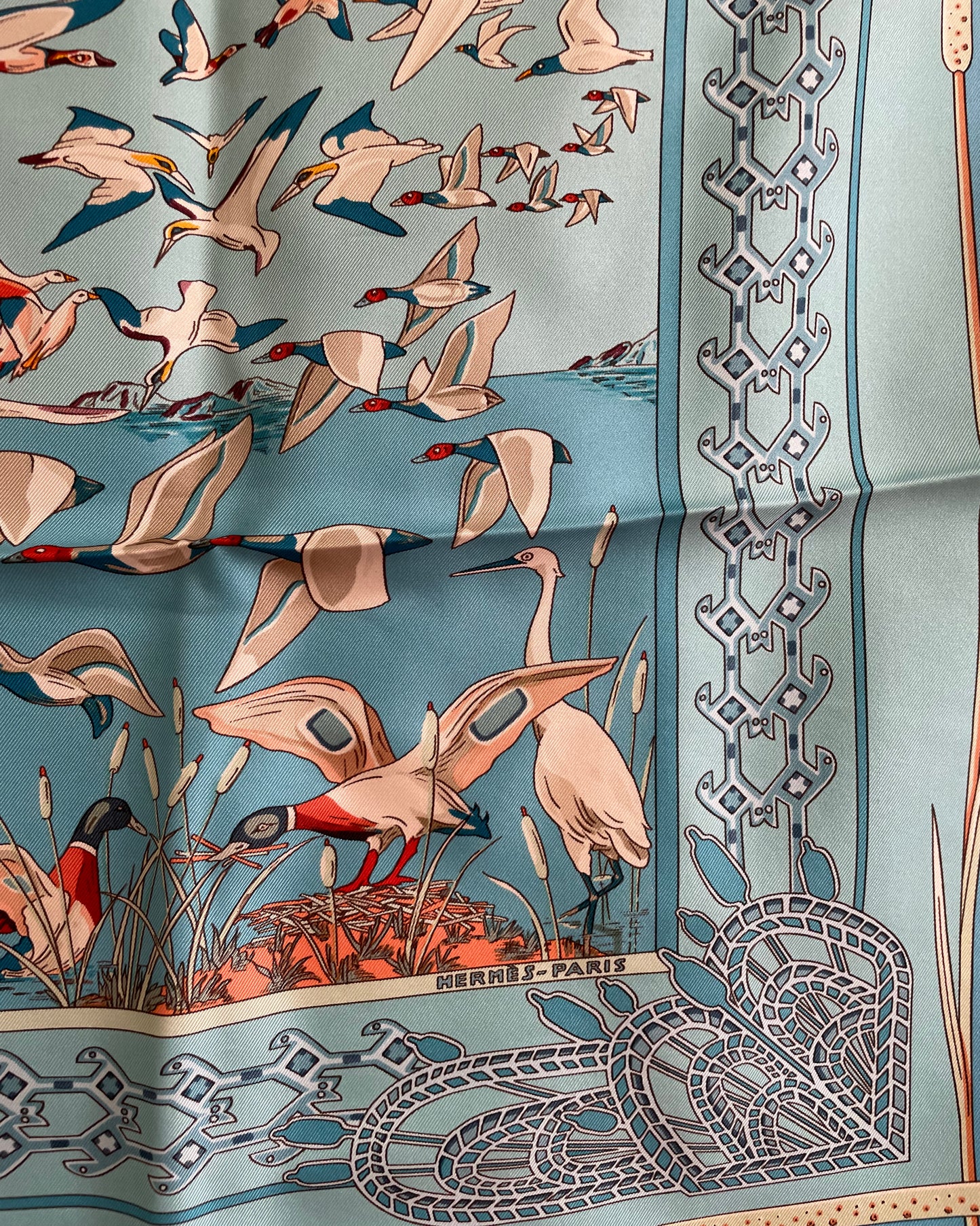 Carré de soie Hermès "Libres comme l'air" signé Annie FAIVRE