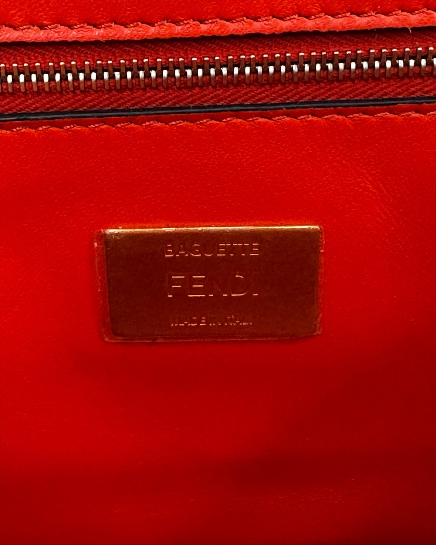 Sac Fendi Baguette chain cuir embossé FF
