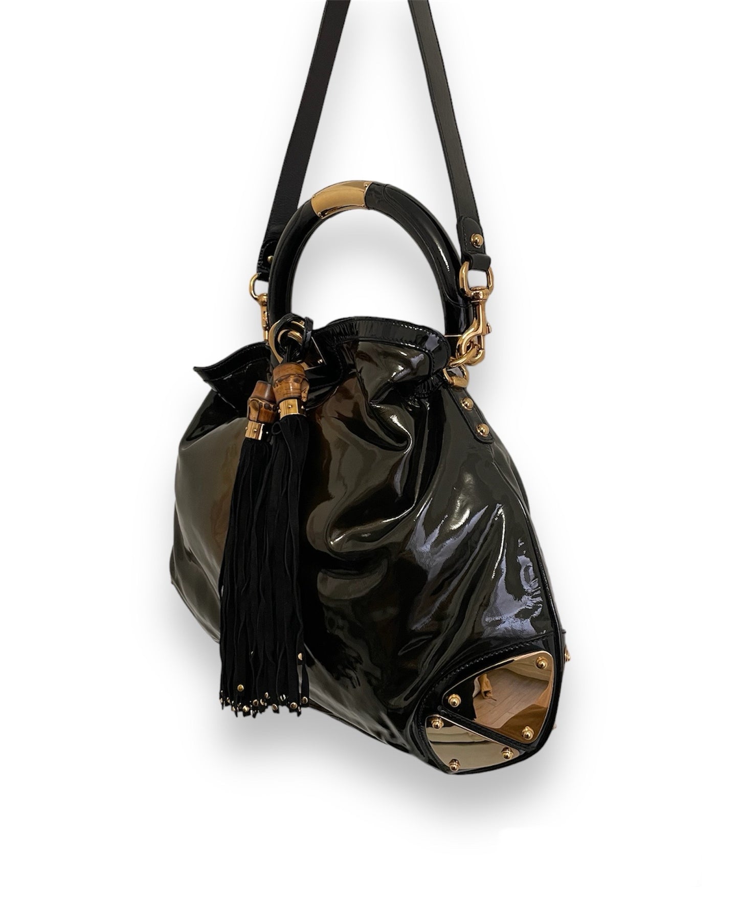 Sac Gucci Indy en cuir vernis noir et sa anse en bambou noir