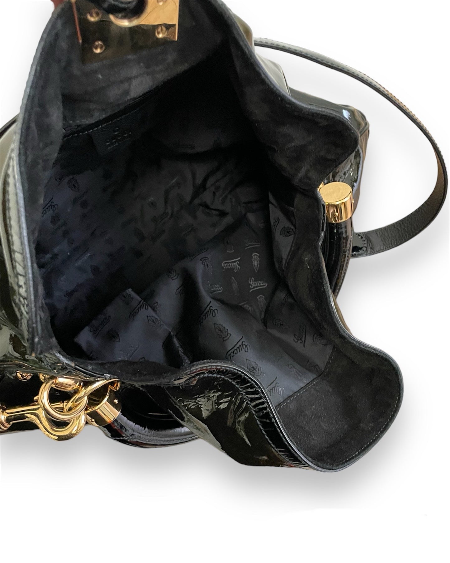 Sac Gucci Indy en cuir vernis noir et sa anse en bambou noir