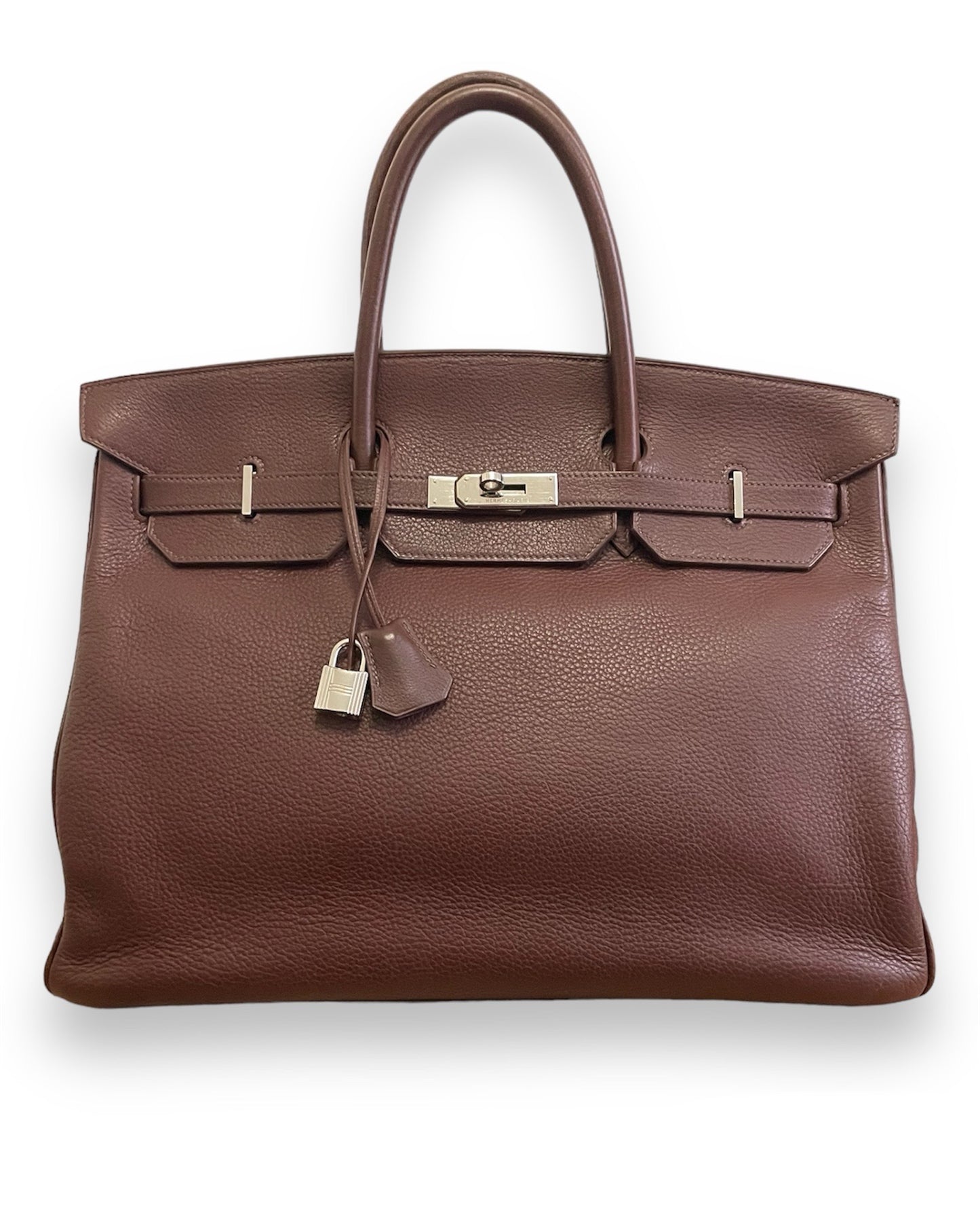 Sublime sac Hermès Birkin 40 en cuir togo cacao et sa bijouterie argentée. Dans un état exceptionnel.