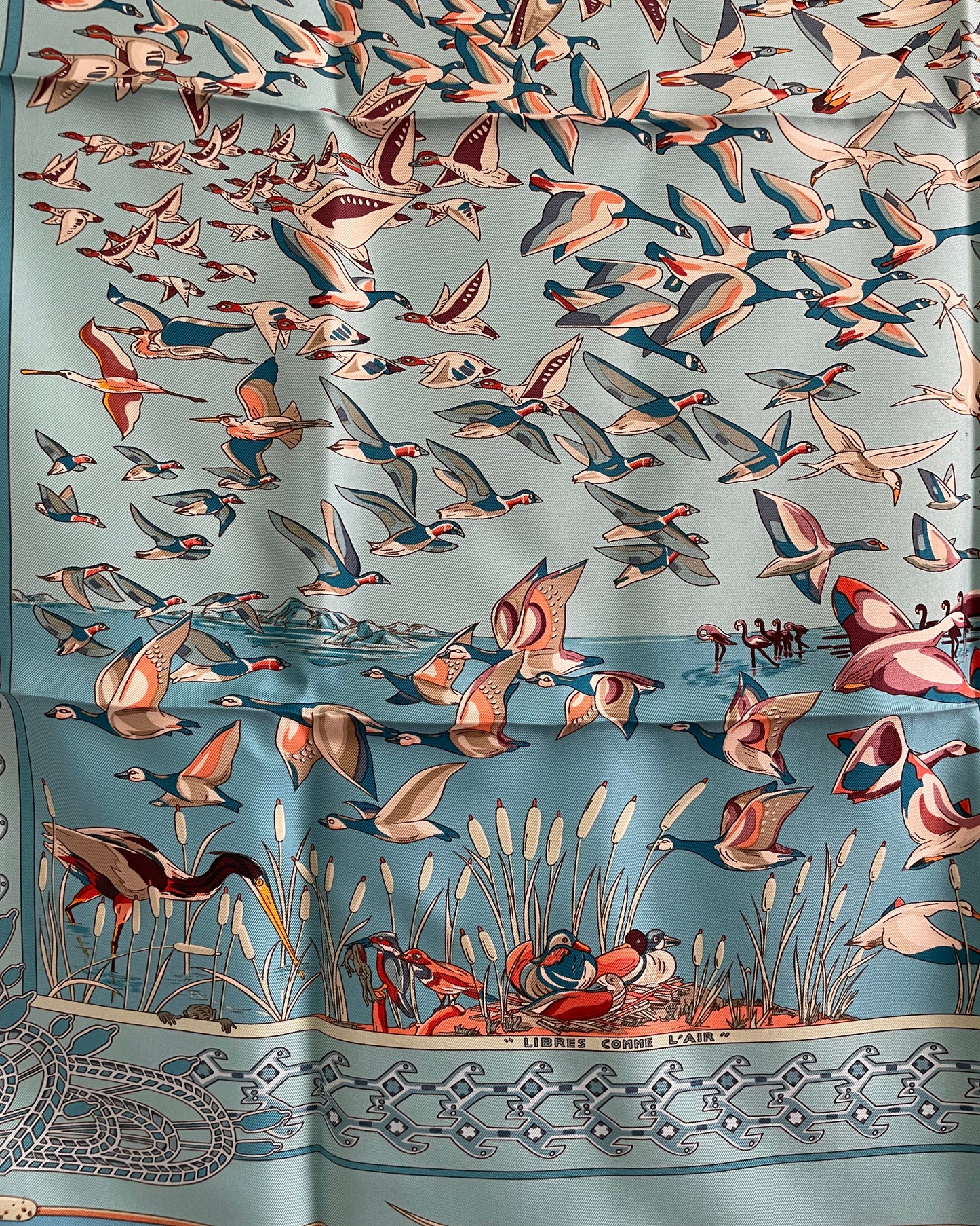 Carré de soie Hermès "Libres comme l'air" signé Annie FAIVRE