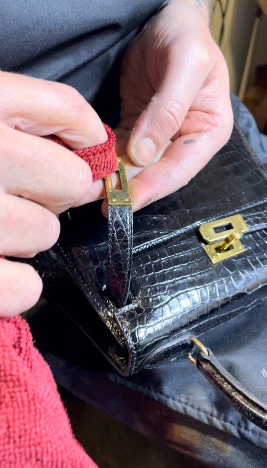 Consommer de la maroquinerie de luxe de seconde main : entre élégance durable et héritage artisanal
