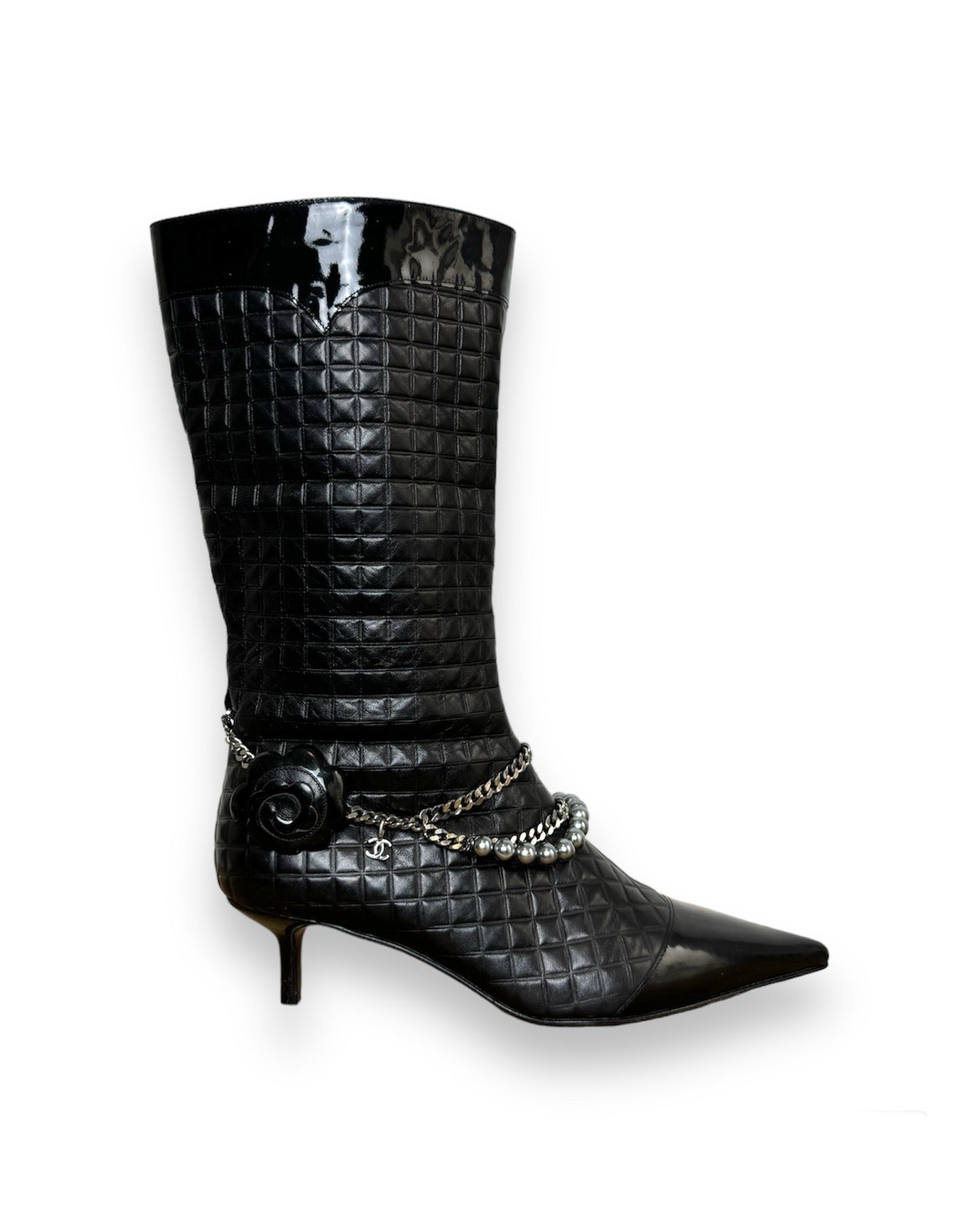 Bottes Chanel en cuir noir