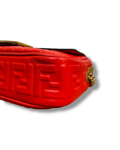 Sac Fendi Baguette chain cuir embossé FF
