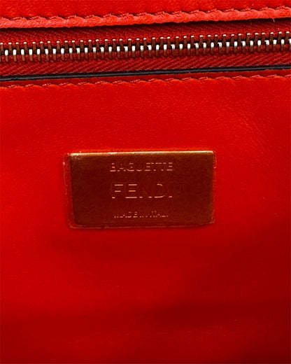 Sac Fendi Baguette chain cuir embossé FF