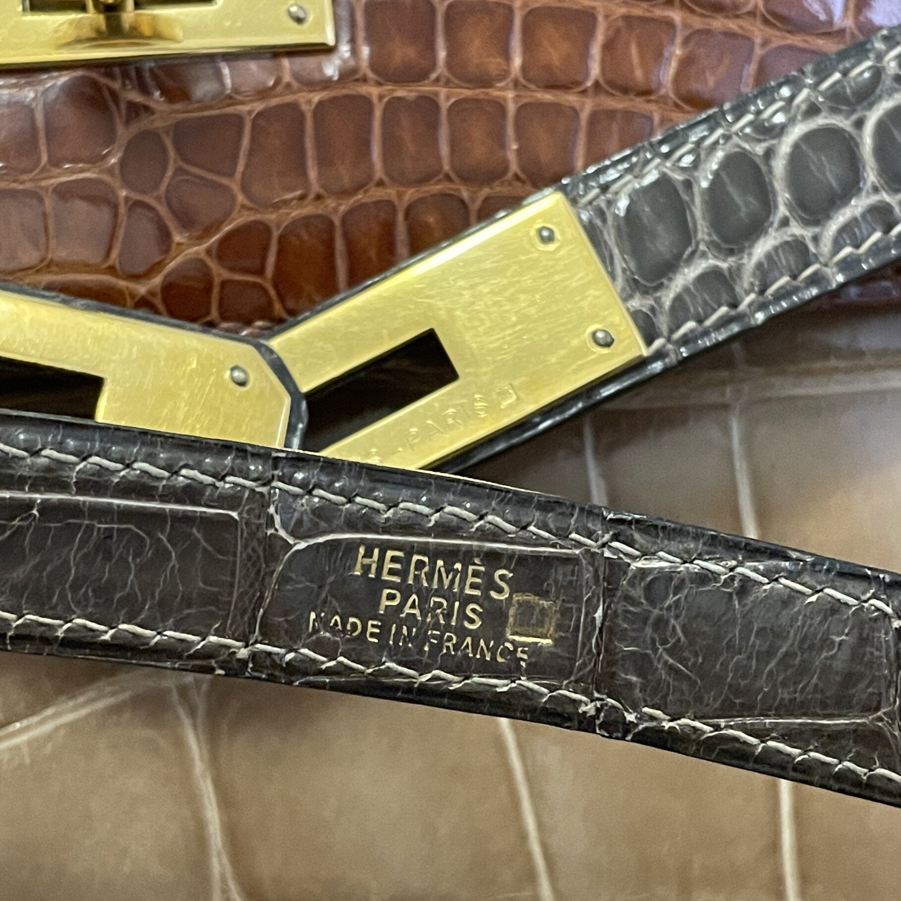 Sac Hermès Kelly 32 en cuir crocodile.