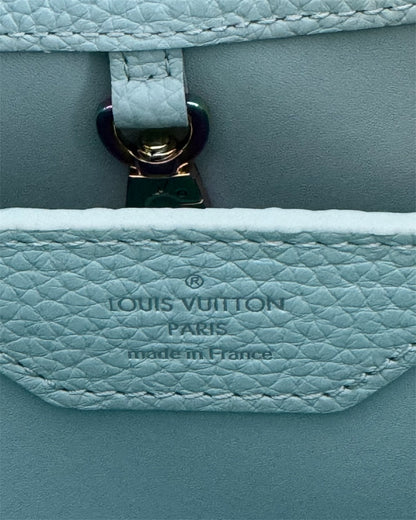 Sac Louis Vuitton Capucines BB en cuir turquoise
