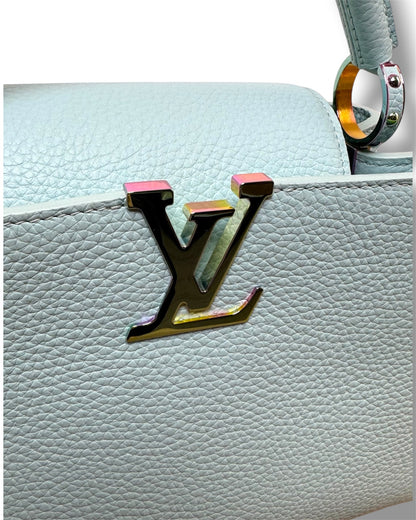 Sac Louis Vuitton Capucines BB en cuir turquoise