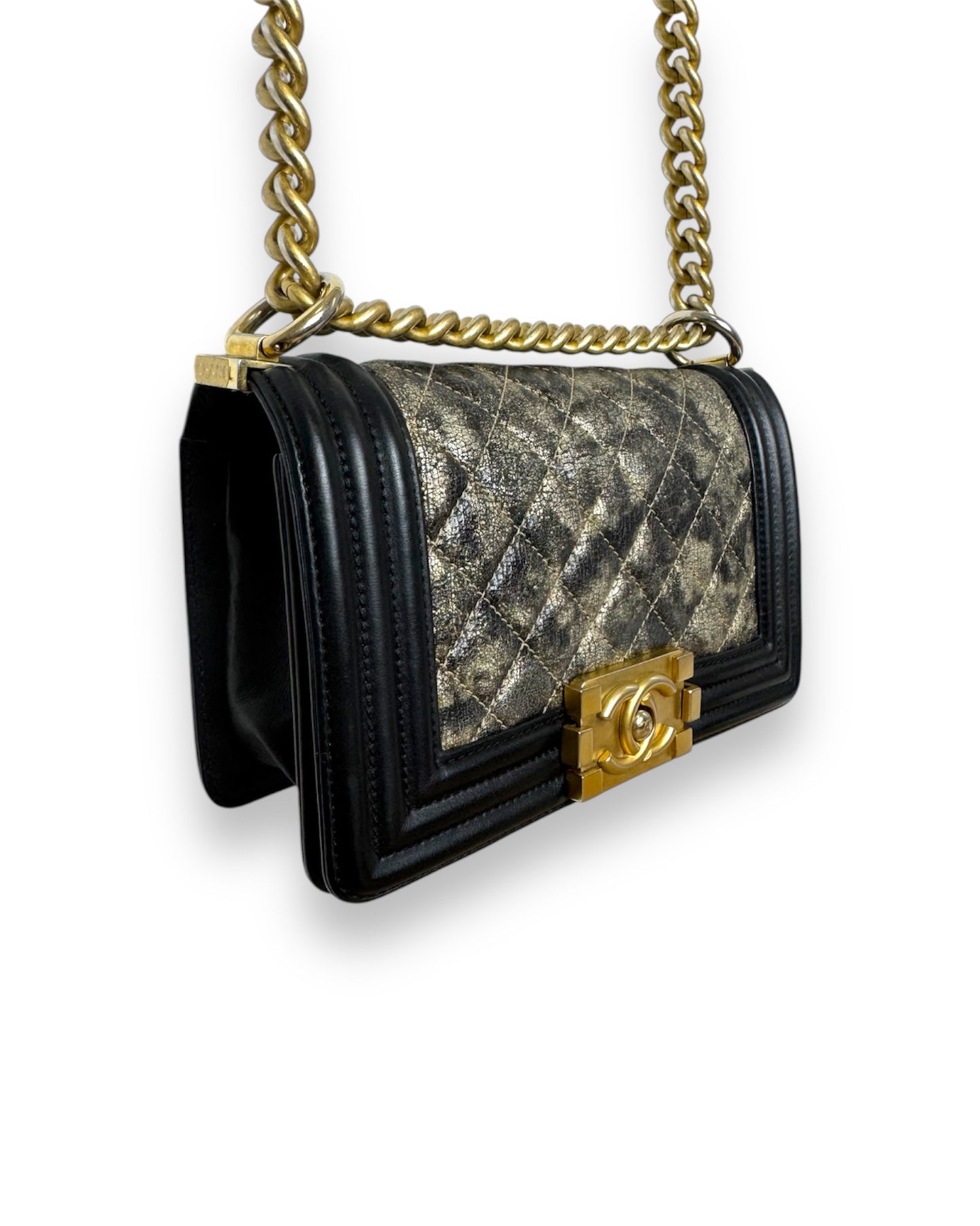 Sac Chanel mini boy en cuir noir et doré