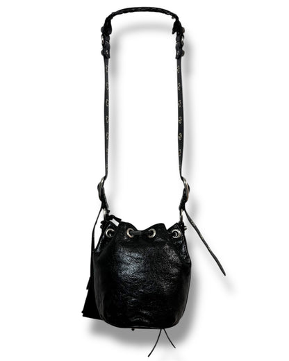 Sac Balenciaga seau Le Cagole en cuir noir