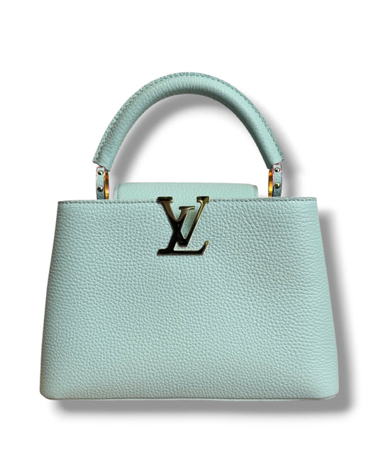 Sac Louis Vuitton Capucines BB en cuir turquoise
