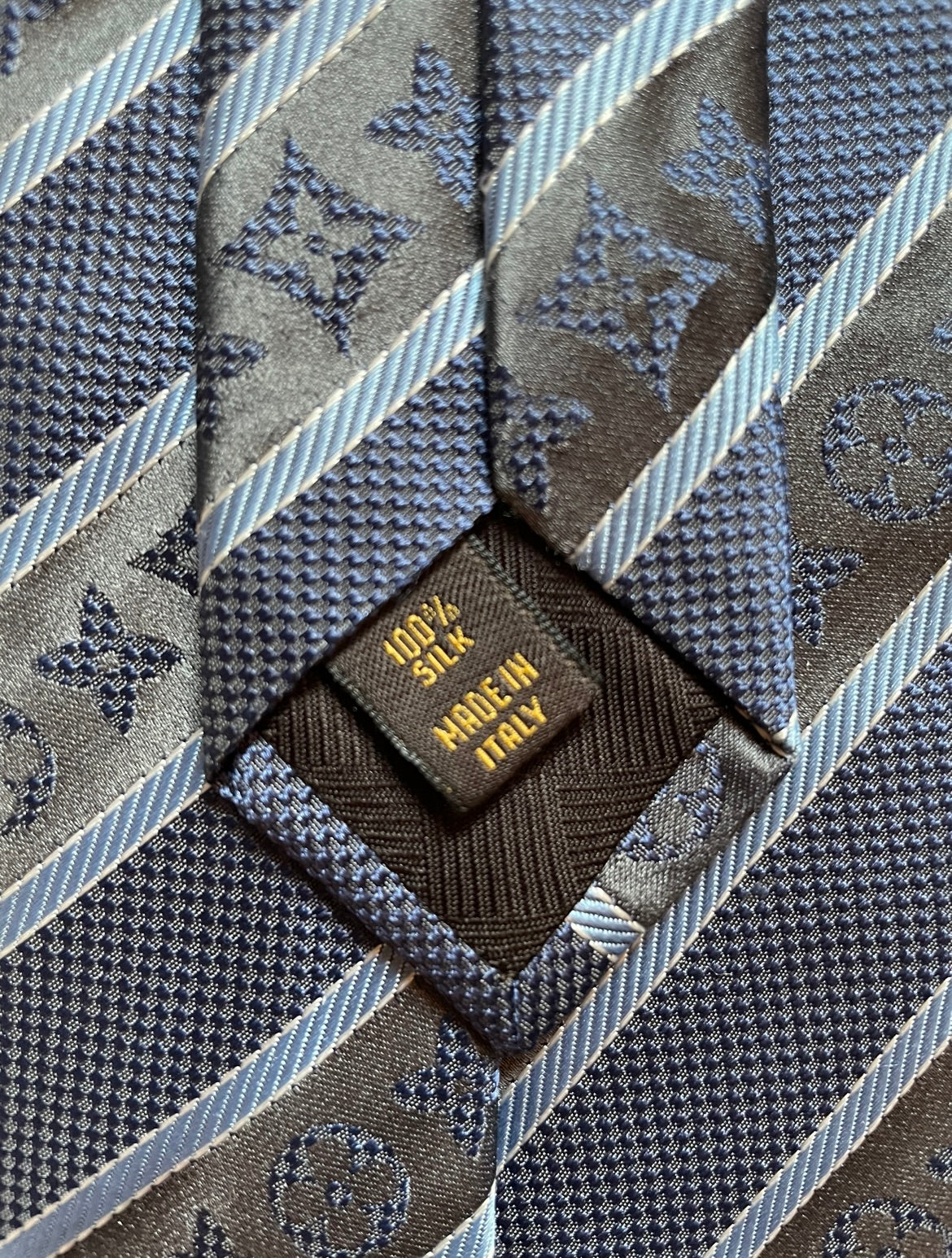 Cravate Louis Vuitton à rayures